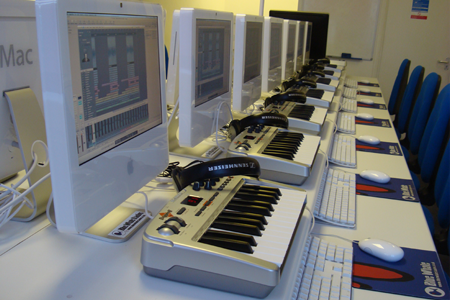 iMac-Suite-Custard-2007